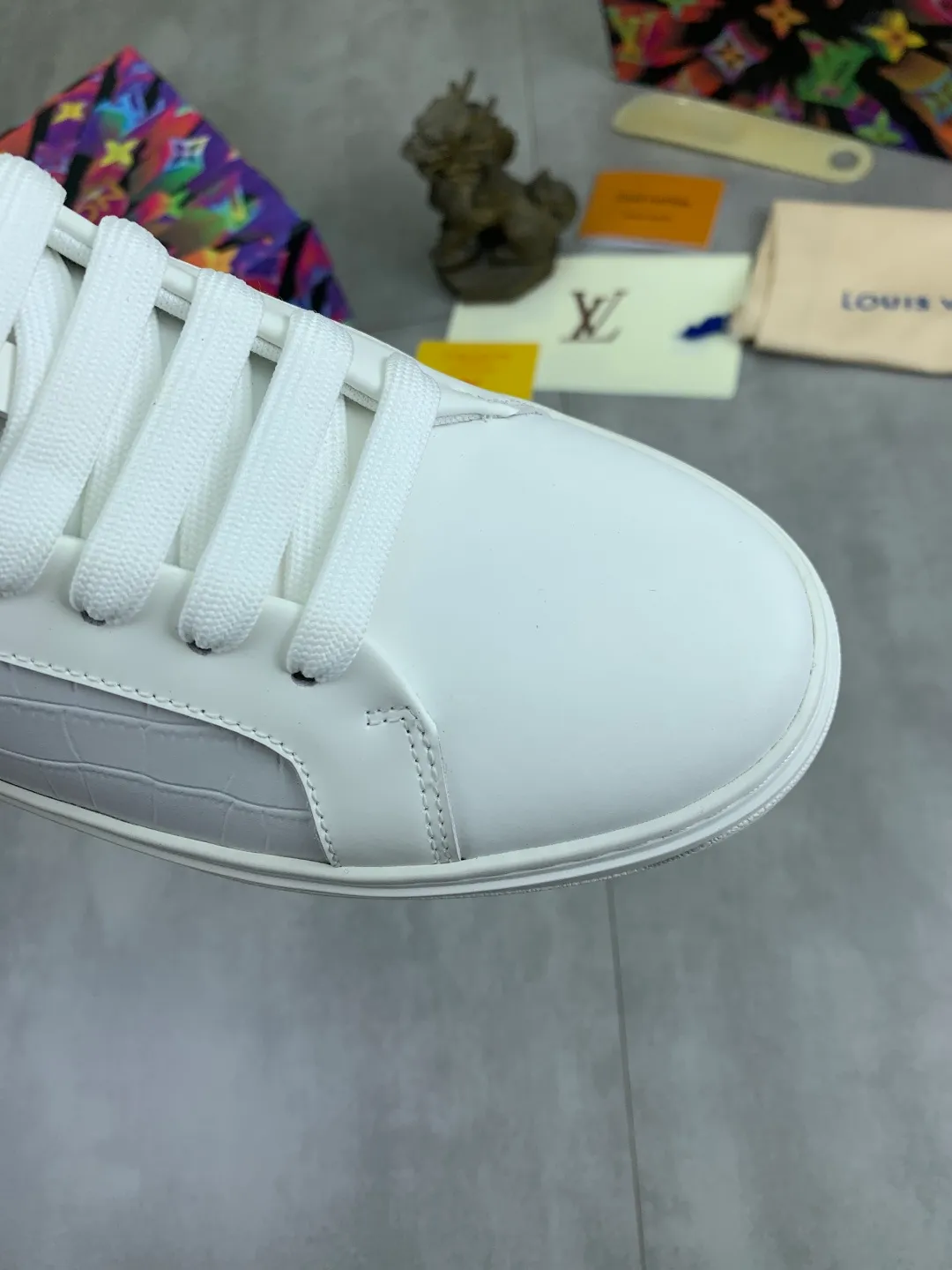 Men's men's shoes P520💰【New style】🆘High quality cowhide【Louis Vuitton】LV official website's latest model🎁casual and fashionable men's shoes👟hot style💥simple and elegant style, exclusive for trendy men. Unique official website's latest brand elements👑original decoration, fashionable and generous, the fabric is made of original denim➕comfortable and breathable mesh lining➕cow leather feet ✅The official website specifies wear-resistant casual outsole, the classic model is taken in real life🎬Color: 5⃣️colors available😍Number of codes: 38-44 Full set of packaging